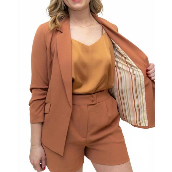 NEW SKIES ARE BLUE remy eco-friendly blazer in hazelnut - Picture 3 of 4